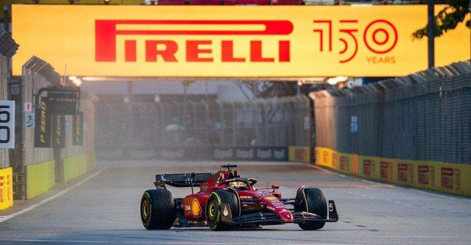 Leclerc se lleva la pole en Singapur y Verstappen se queda fuera