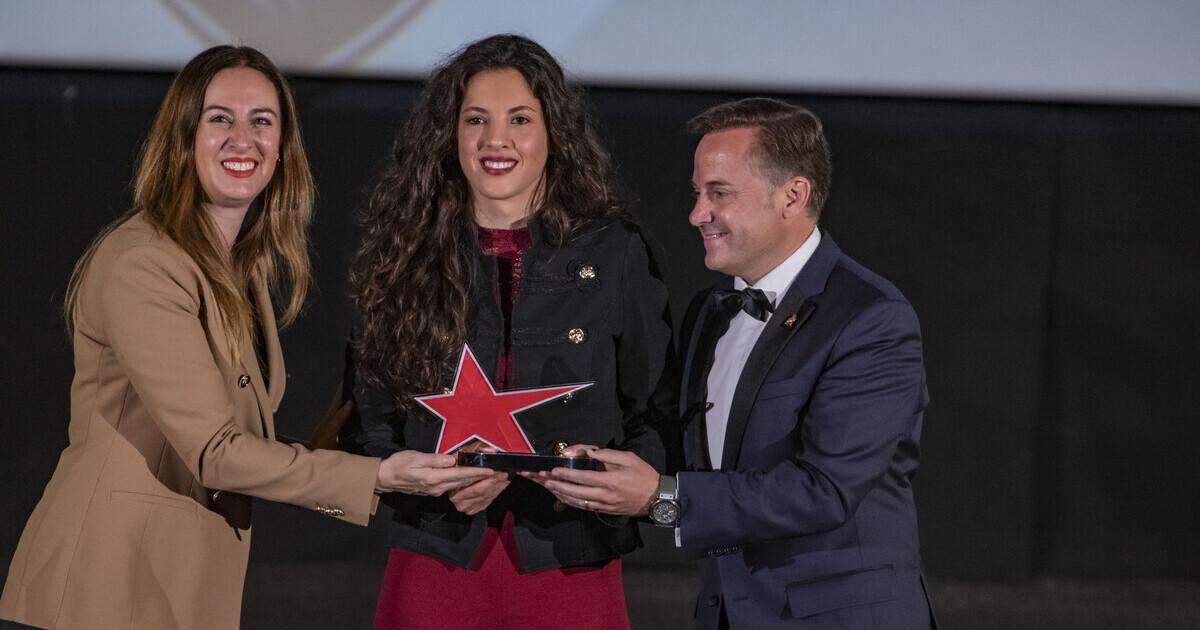 Lydia Sempere recibe el Trofeo María de Villota de la superación 2021